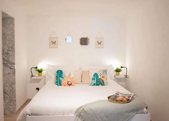 Atheneum Apartment *